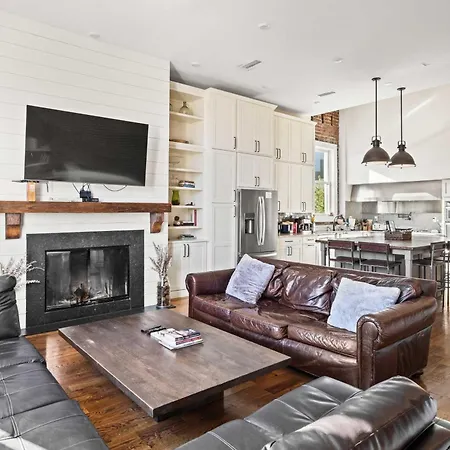 Modern Knoxville Gem Near Campus And Eateries!